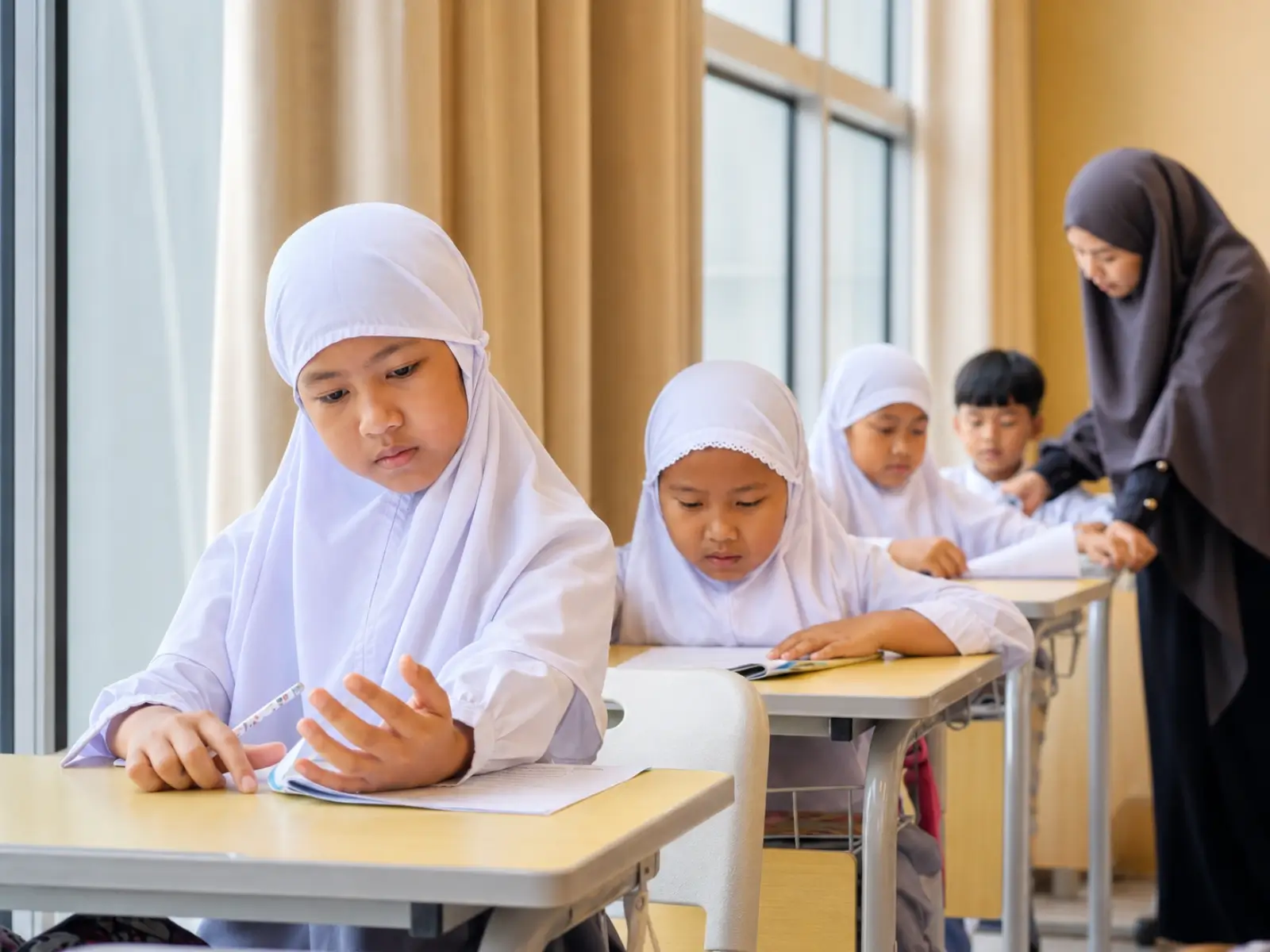 Gistrav Islamia School campus banner